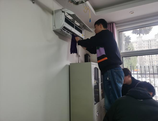 我院机电经管系开展“我为同学办实事”暖冬行动