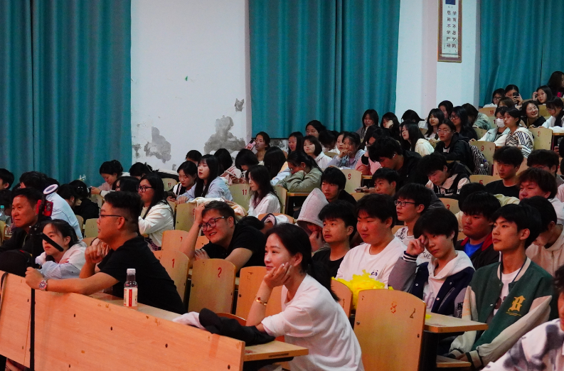 春日趣乐派对，奏响师生情谊乐章