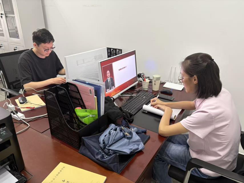 信息工程系组织全体师生集中收看2025年高校党组织示范微党课