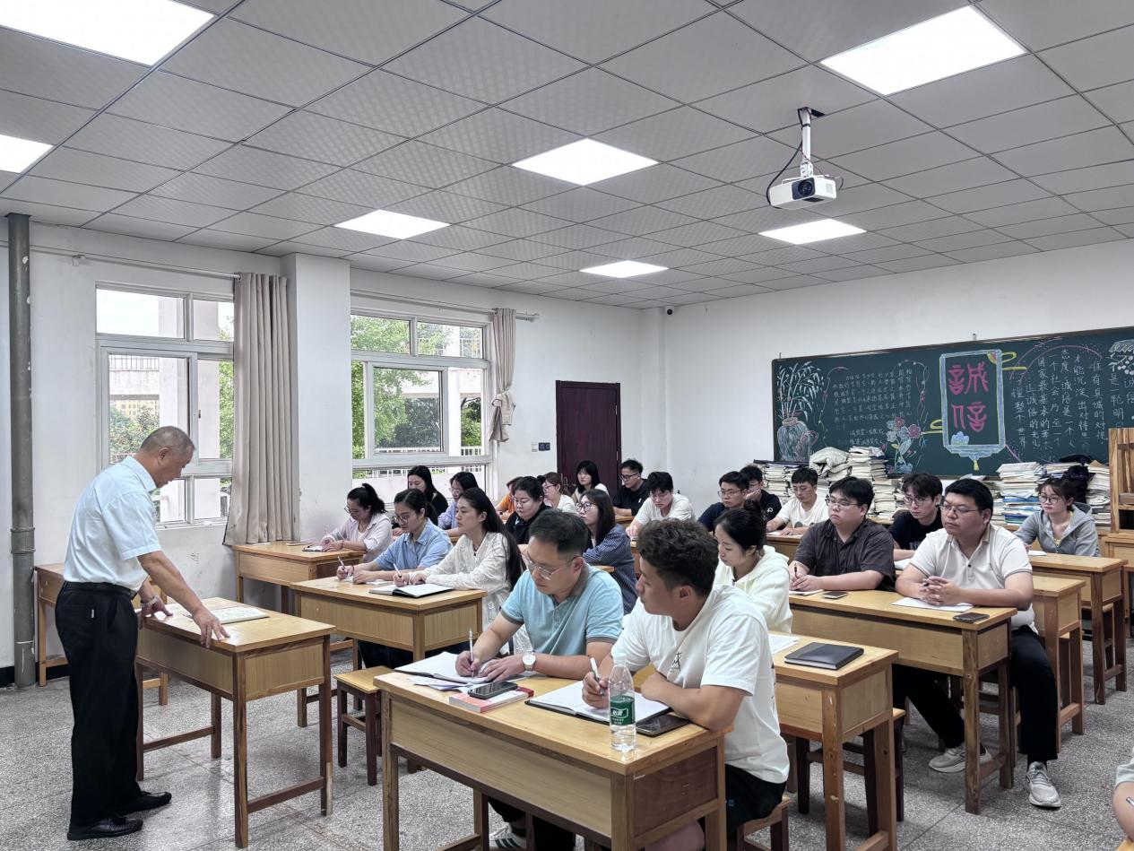 以严谨作风筑牢教学根基 ——艺术建工系召开政治理论暨业务学习