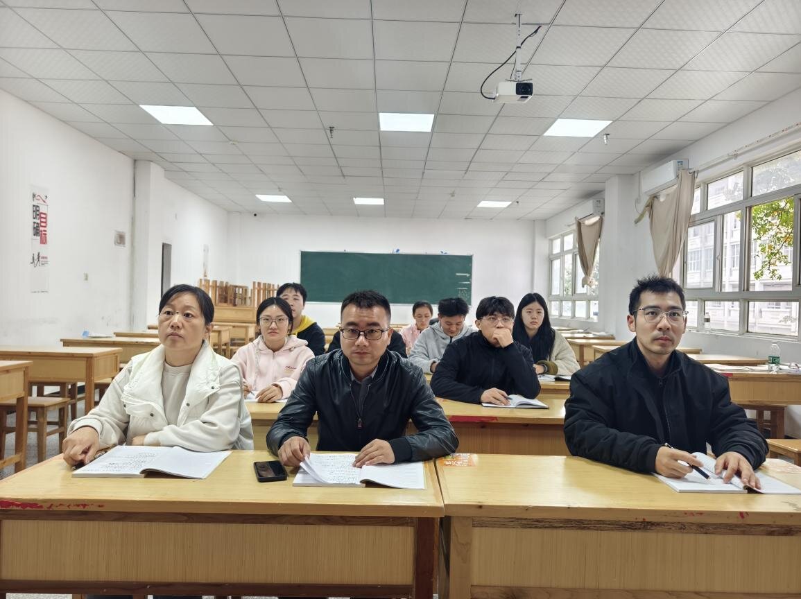 光影铸魂忆英烈 数字强国砺初心 ——信息工程系党支部开展十月主题党日活动